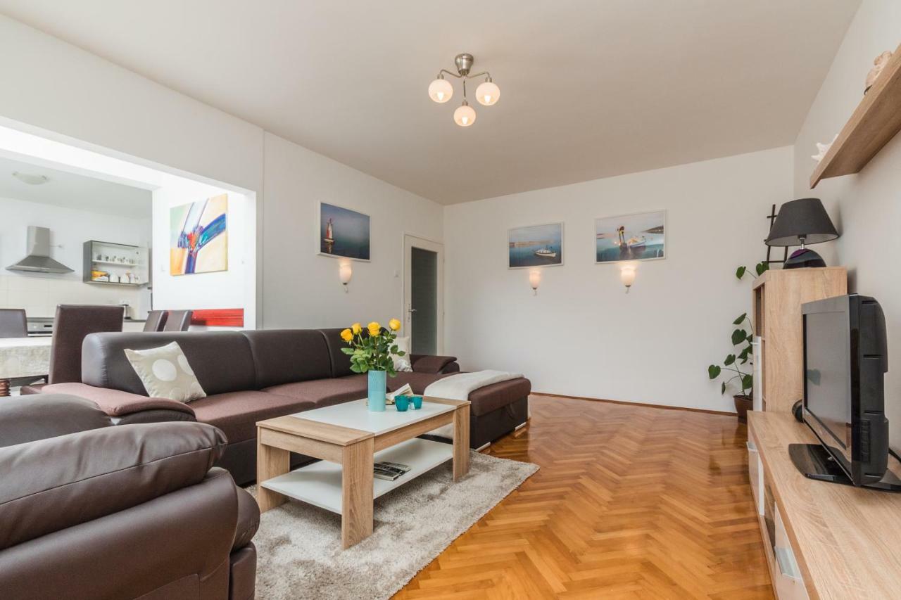 Apartment Marty Crikvenica Bagian luar foto